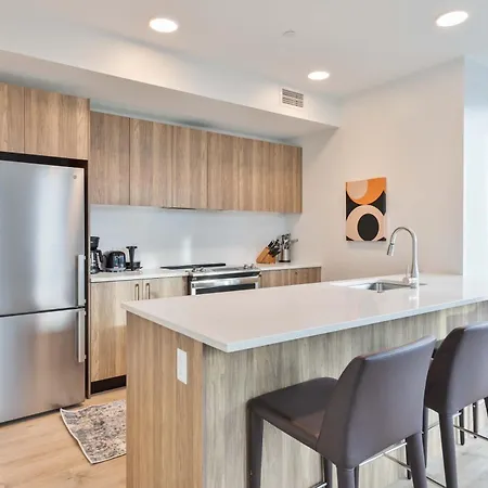 Spacious Apt With Kitchen